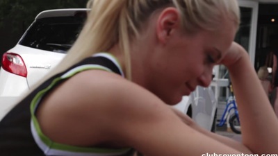 Delectable Vanda L knows in whatever way close by divert