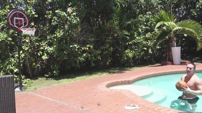 Voluptous gf Liza Rowe gets it unending